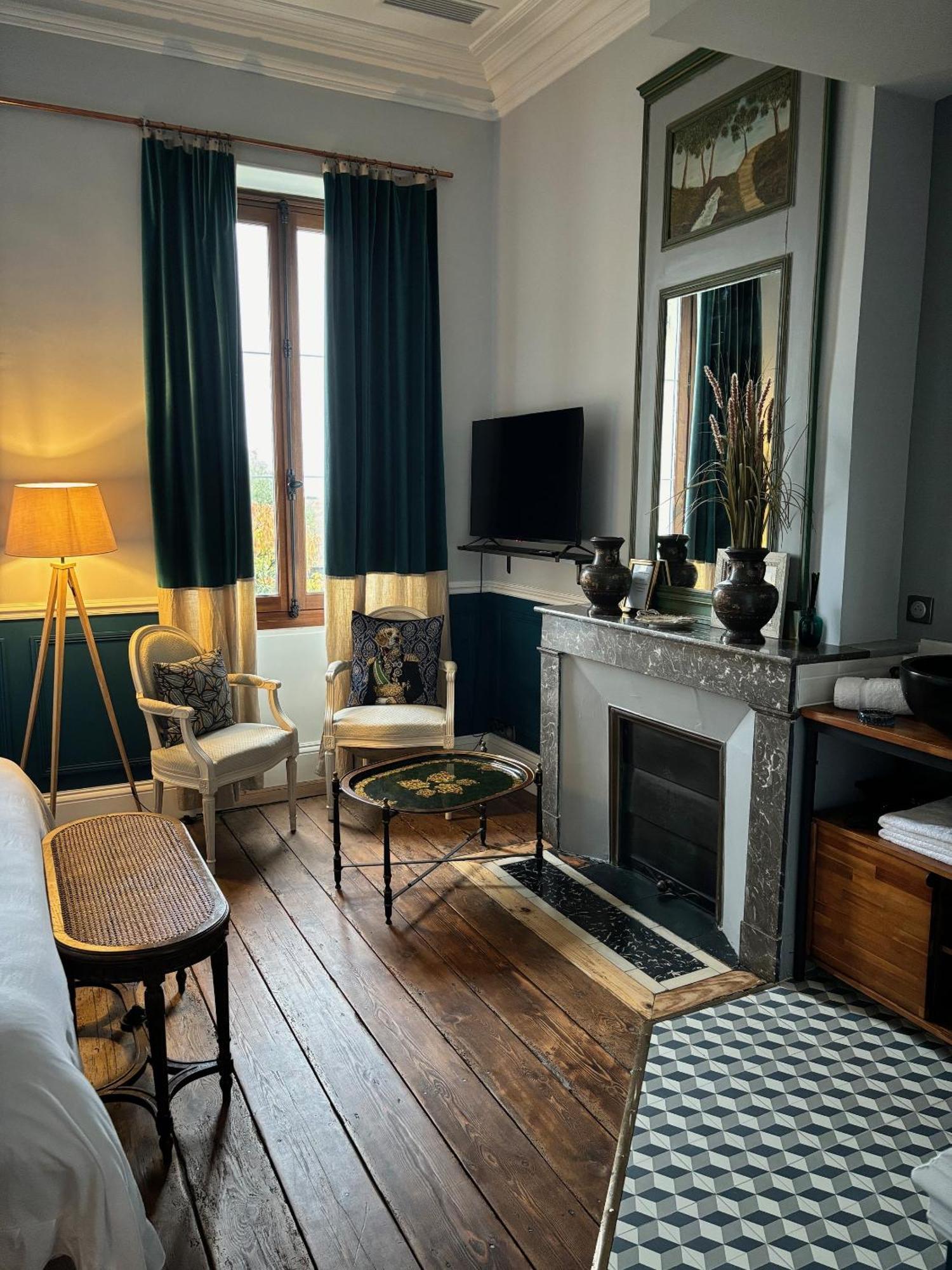 Maison Jeroboam Saint Estephe Ruang foto