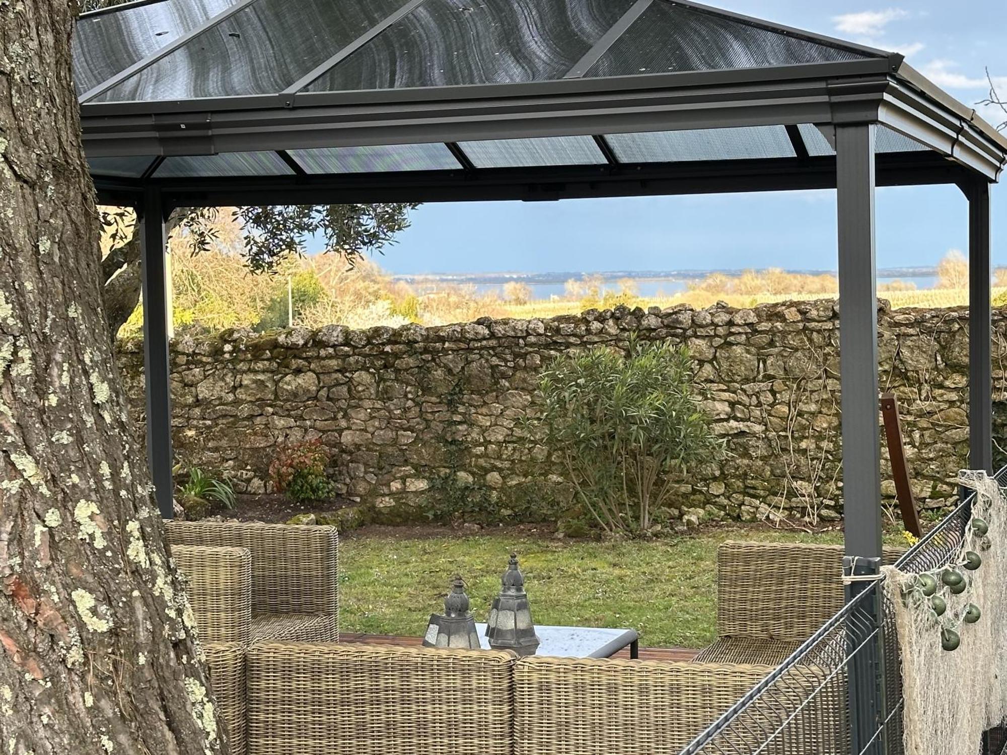 Maison Jeroboam Saint Estephe Bagian luar foto