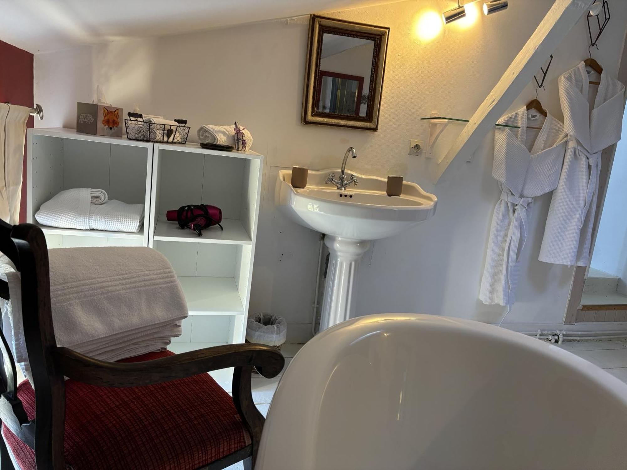 Maison Jeroboam Saint Estephe Ruang foto